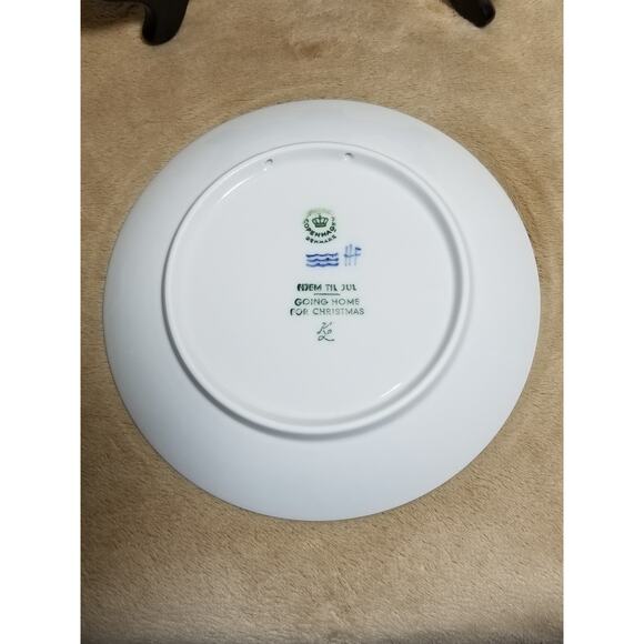 Royal Copenhagen Going Home for Christmas 1973 Plate Porcelain Denmark Vintage - Picture 11 of 12